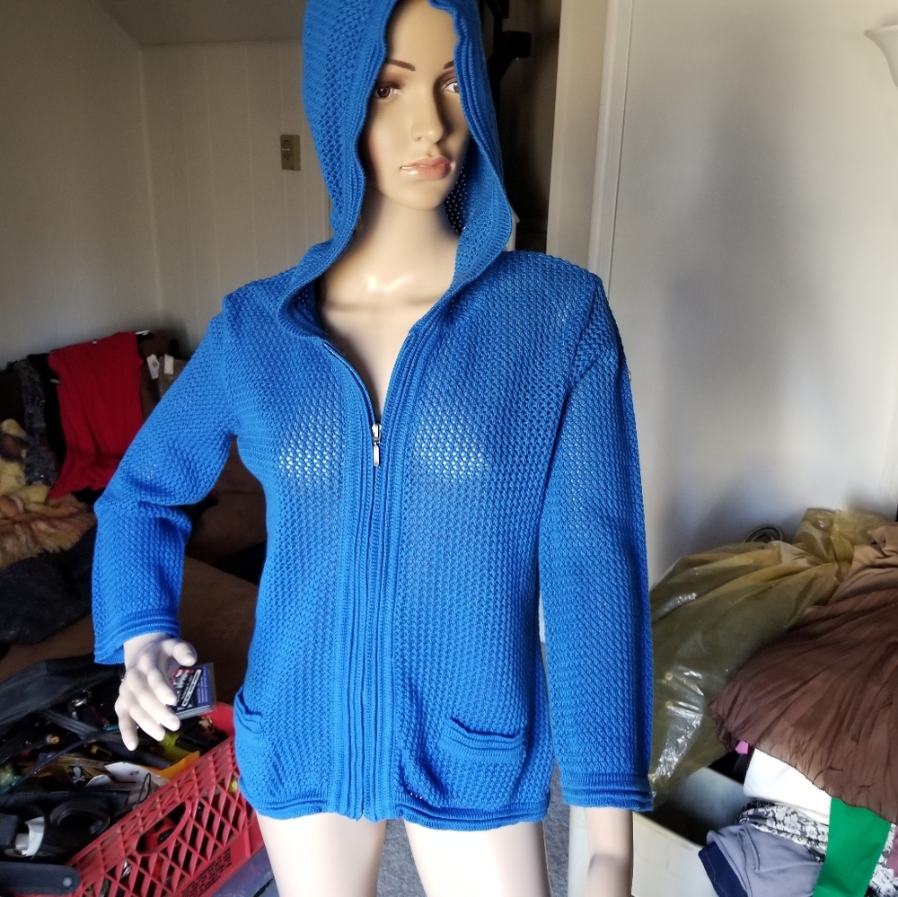 Jaclyn Smith sweater